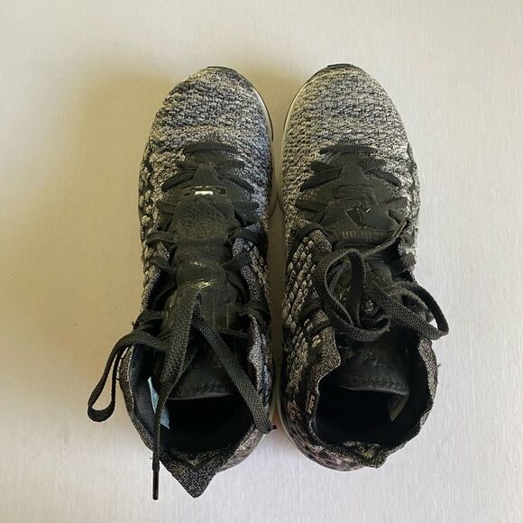 NIKE Lebron 17 “In the Arena” BQ3177-002 Basketball Shoes Size 11 - Picture 10 of 13